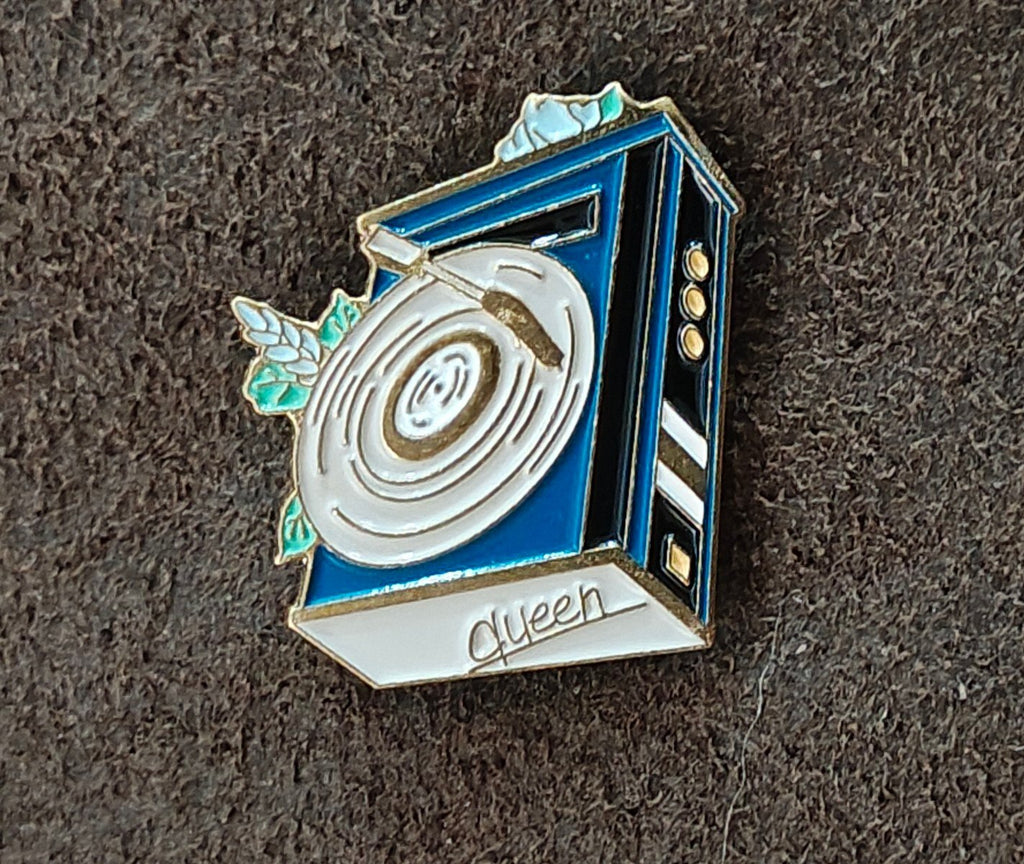 Retro Record Player Gold Tone Enamel Pin