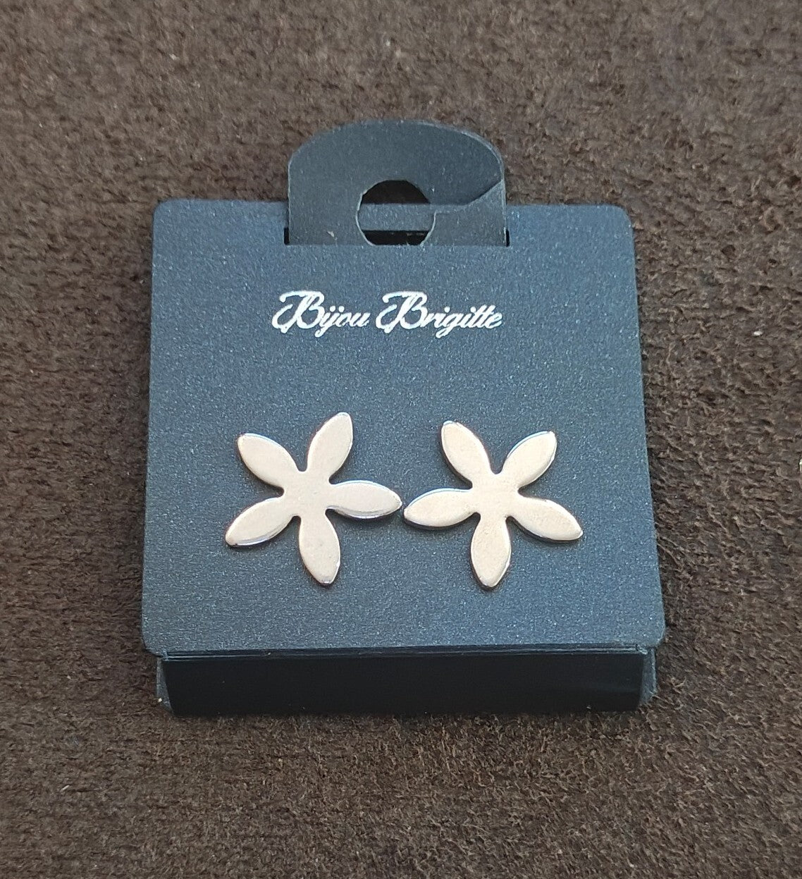 Bijou Brigitte Matte Silver Tone Flower Stud Earrings New