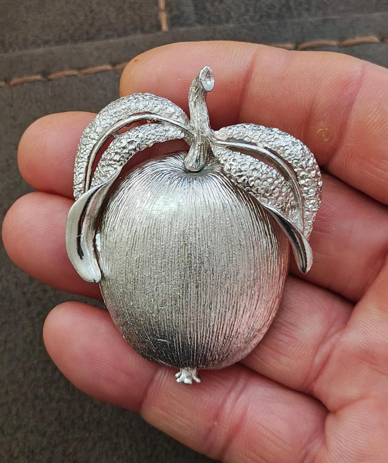 1961 Vintage Sarah Coventry ADAM'S DELIGHT Apple Brooch Pin and Earrings Set