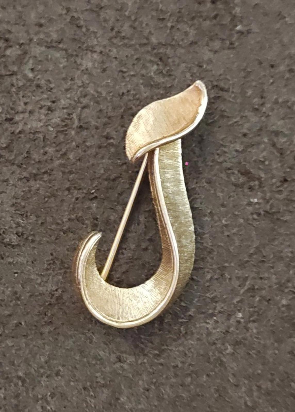1960s Crown Trifari Gold Tone Textured Monogram Initial J Brooch