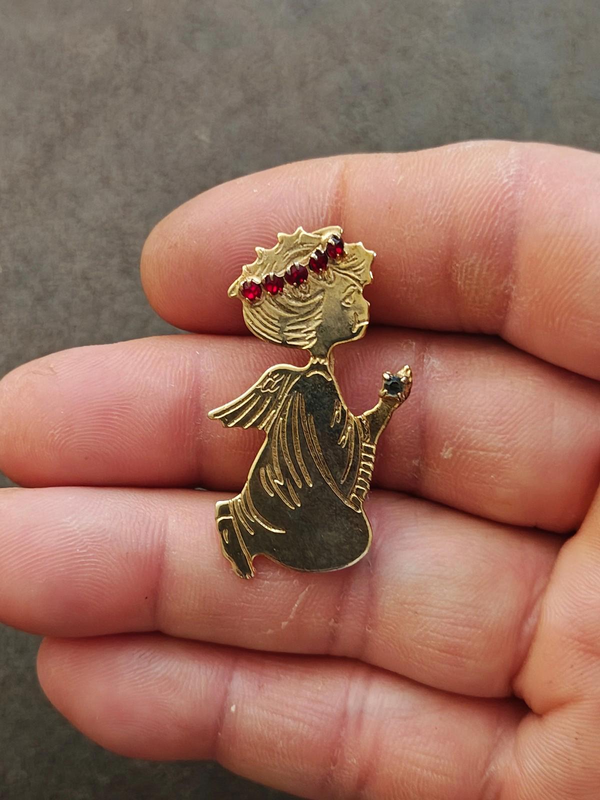 1950s/60s Gold Tone  Kneeling Praying Angel With a Red Rhinestone Halo Brooch