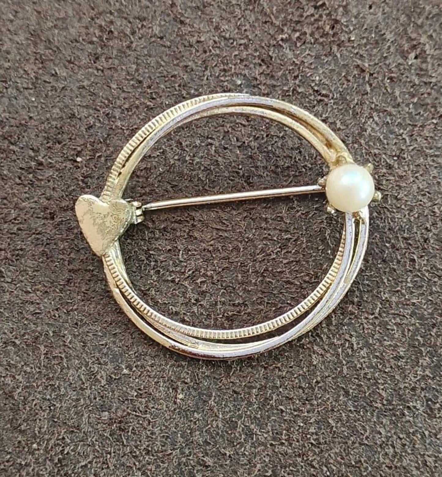 1950s/60s Gold Tone Eternity Circle Brooch