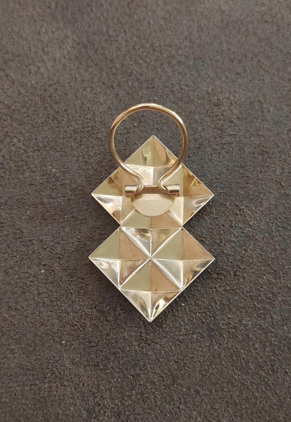 1950s Gold Tone Scarf Clip Featuring a Distinctive Geometric Pyramidic Design