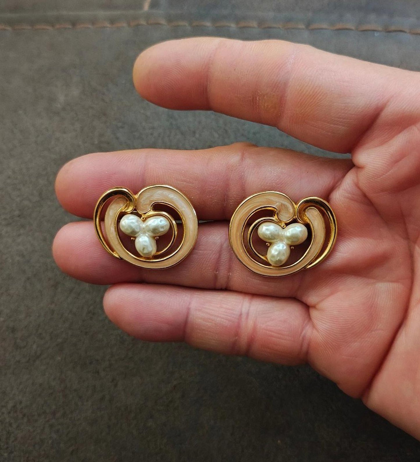 90s Vintage Faux Baroque Pearl Cabochon Cream Enamel Clip On Gold Tone Earrings.