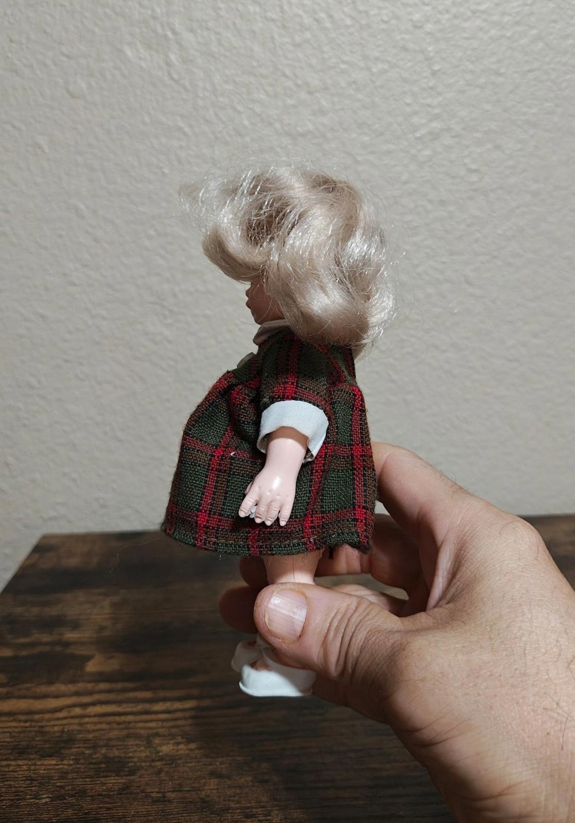 1981 Vintage Playmates Billie Tiara Doll Made In Hong Kong