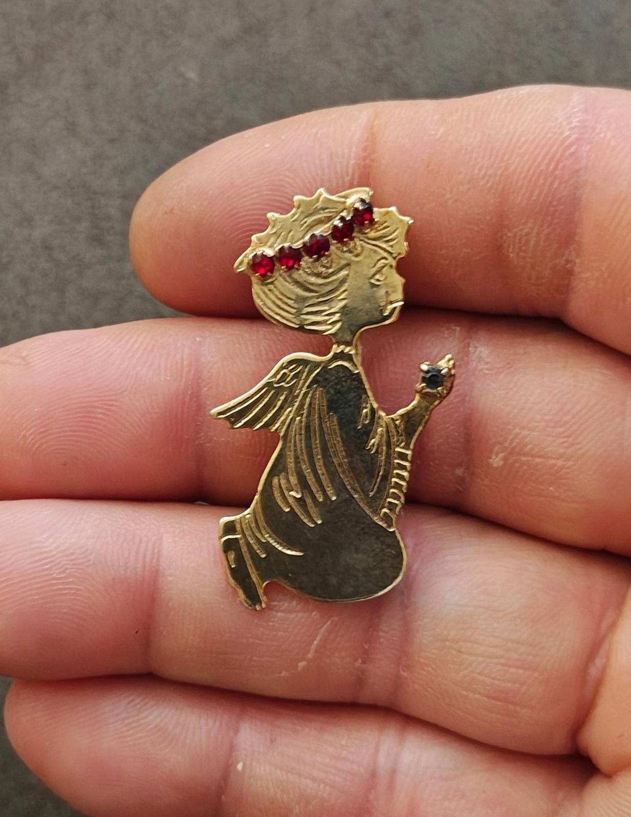 1950s/60s Gold Tone  Kneeling Praying Angel With a Red Rhinestone Halo Brooch