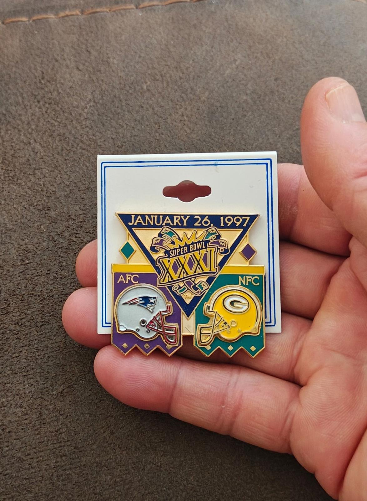 1997 Champion Green Bay Packers Super Bowl XXXI Commemorative Pin.