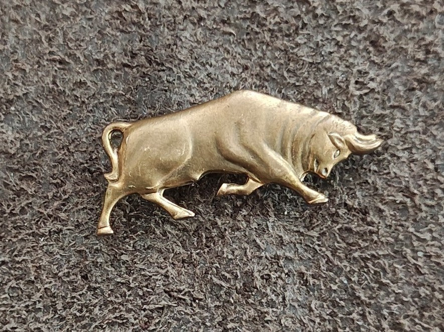 1950s/60s Gold Tone Charging Bull Figural Pin