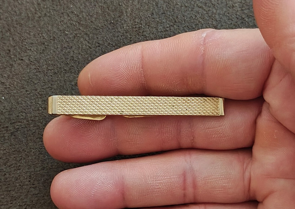 1950s/60s Swank Gold Tone Textured Basketweave Tie Bar Clip