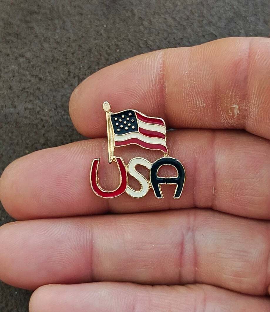 2000 Patriotic Horseshoe Style Letters USA American Flag Enamel Pin