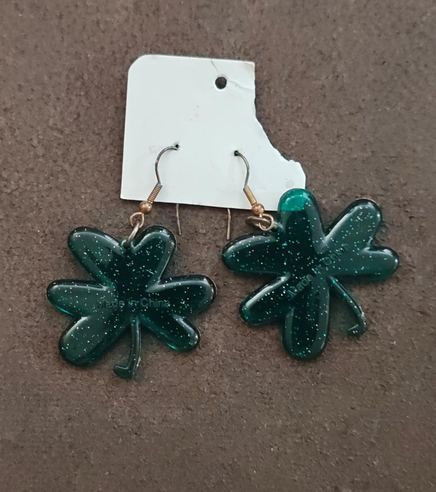1980s Glittery Green Shamrock Pierced Earrings