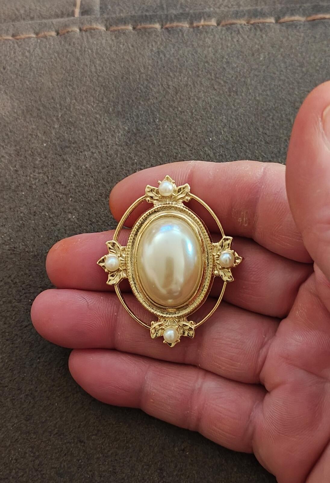 1970/80s Victorian Style Gold Tone Brooch With An Oval Faux Mabe Pearl Cabochon