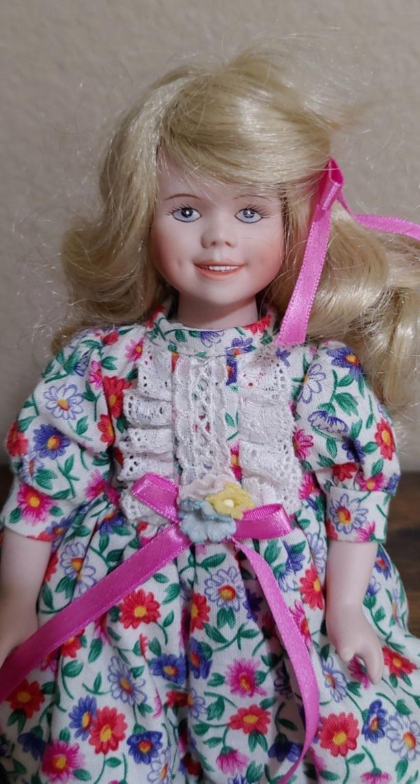 1995 Geobel Little Darling Porcelain Doll