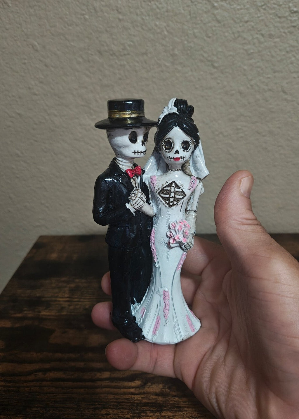 Day of the Dead (Día de los Muertos) Skeleton Wedding Couple Figurine