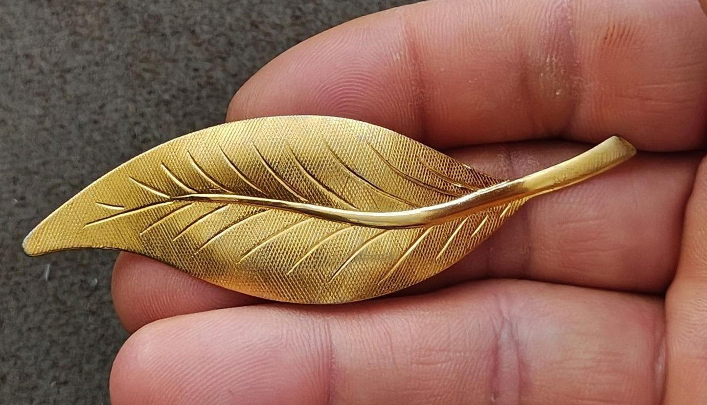 1960s Gold Tone Textured Leaf Brooch Pin