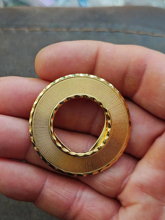 1960/70s Vintage Lieba USA Gold Tone Round Textured Scarf Clip