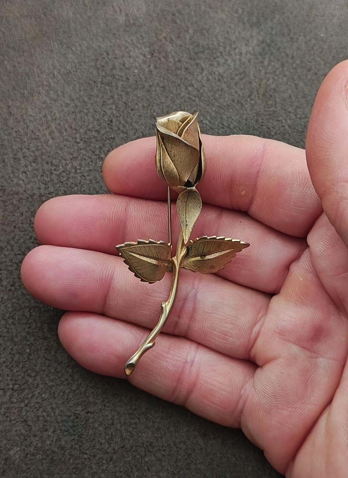 1960s Signed Giovanni Gold Tone Rose Brooch