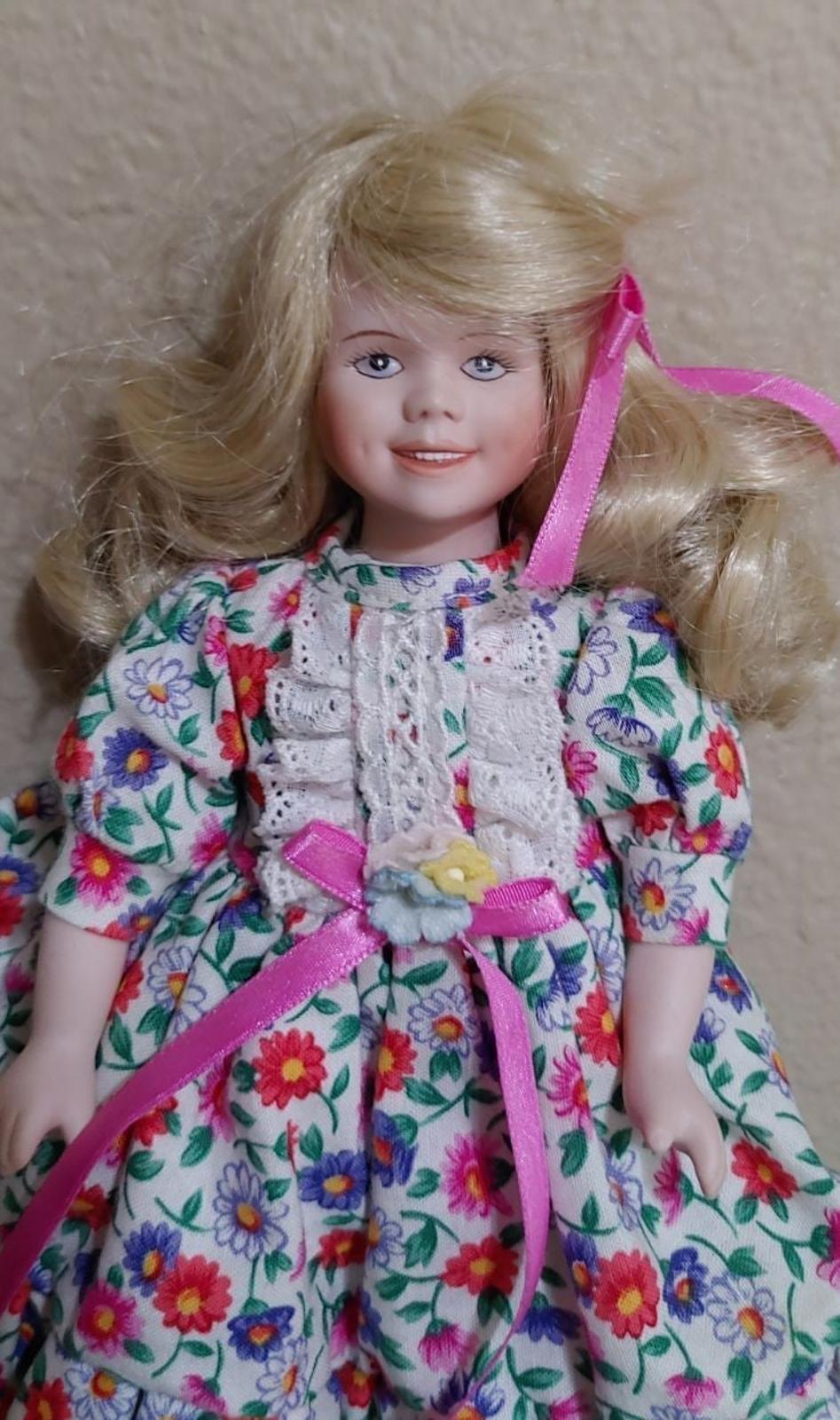 1995 Geobel Little Darling Porcelain Doll