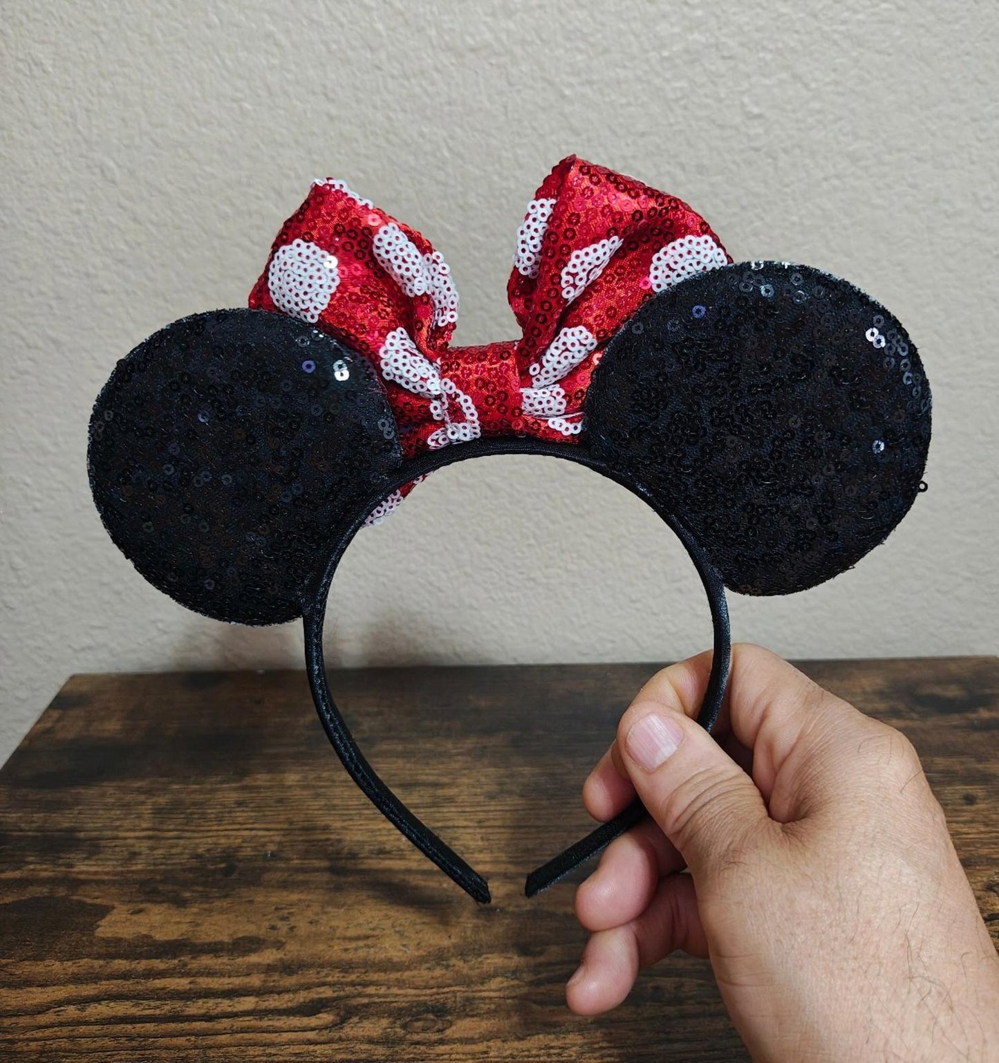 Cute Disney Parks Minnie Mouse Sequined Classic Black Red Bow Ears Headband.