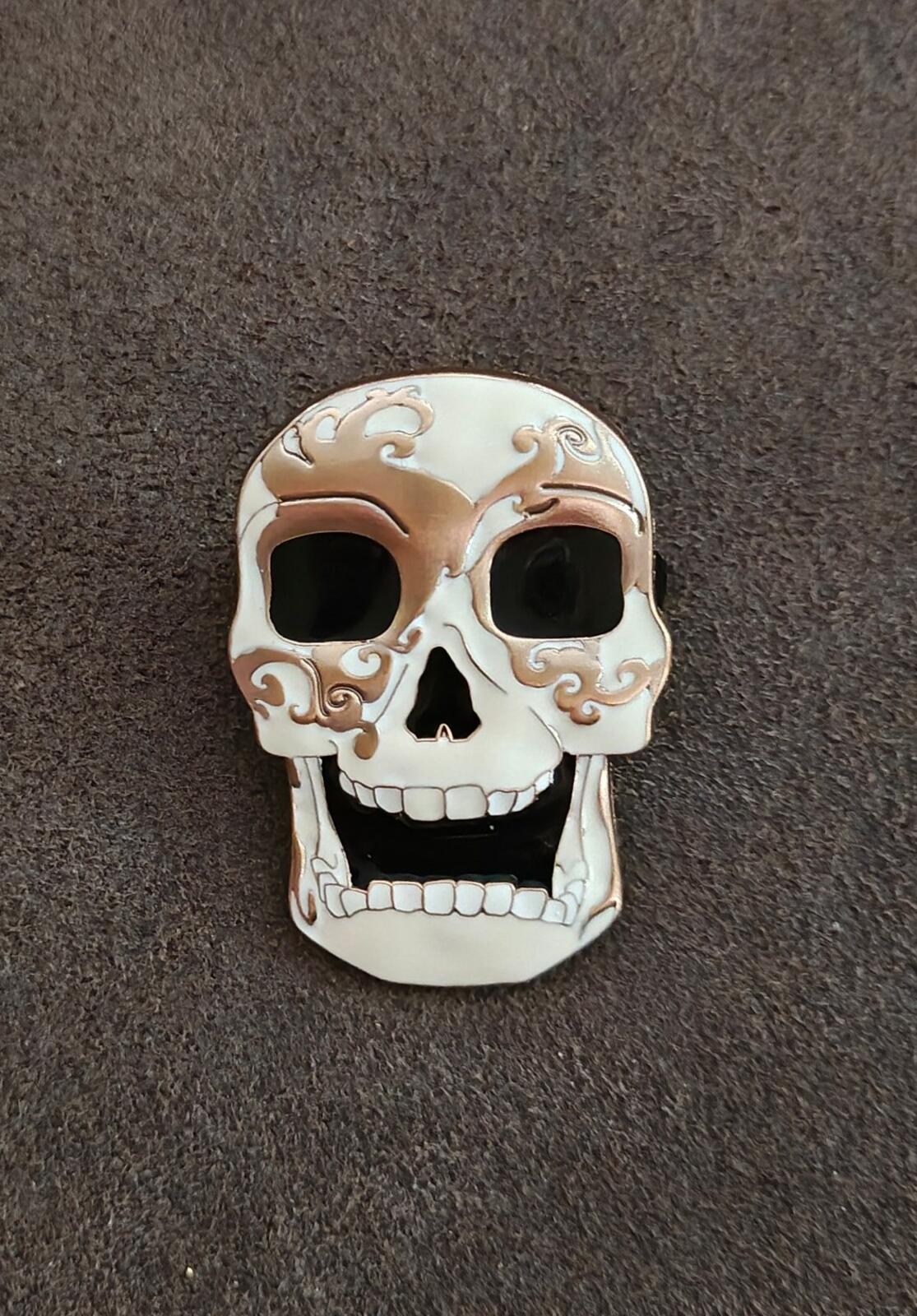 2023 Busch Gardens Howl-O-Scream Skull Enamel Pin