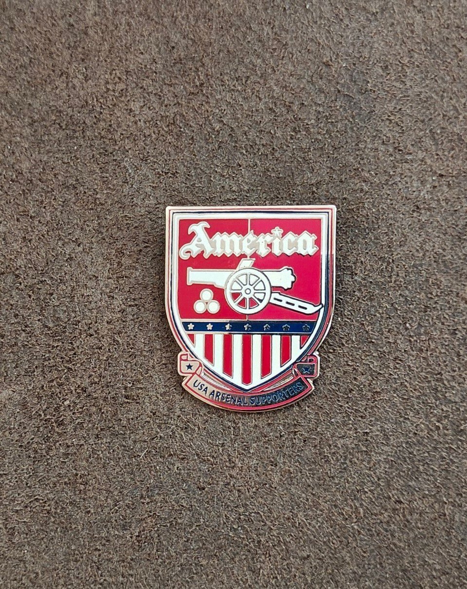 America USA Arsenal Supporters Silver Tone Enamel Pin.