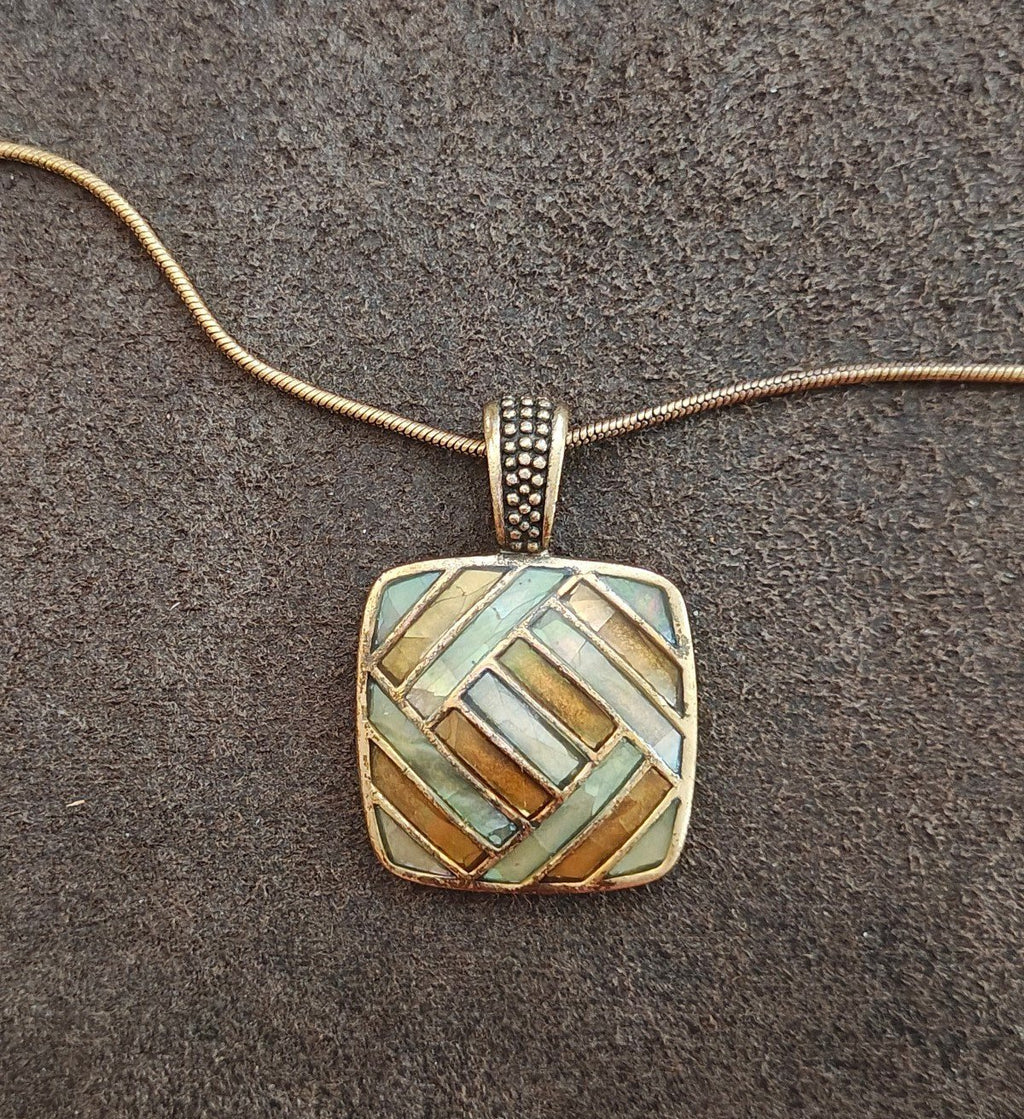 Early 2000s Lia Sophia Gold Tone Mother of Pearl Mosaic Slide Pendant Necklace
