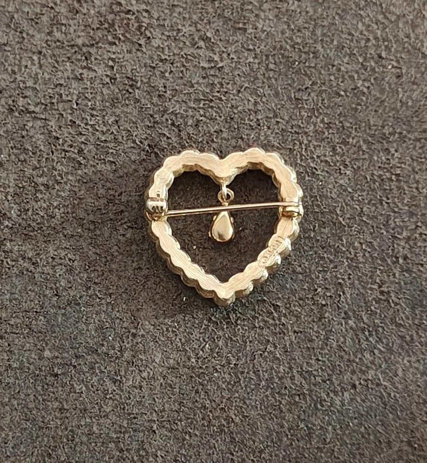 1984 Avon Faux Pearls Heart With a Red Teardrop Shaped Rhinestone Brooch