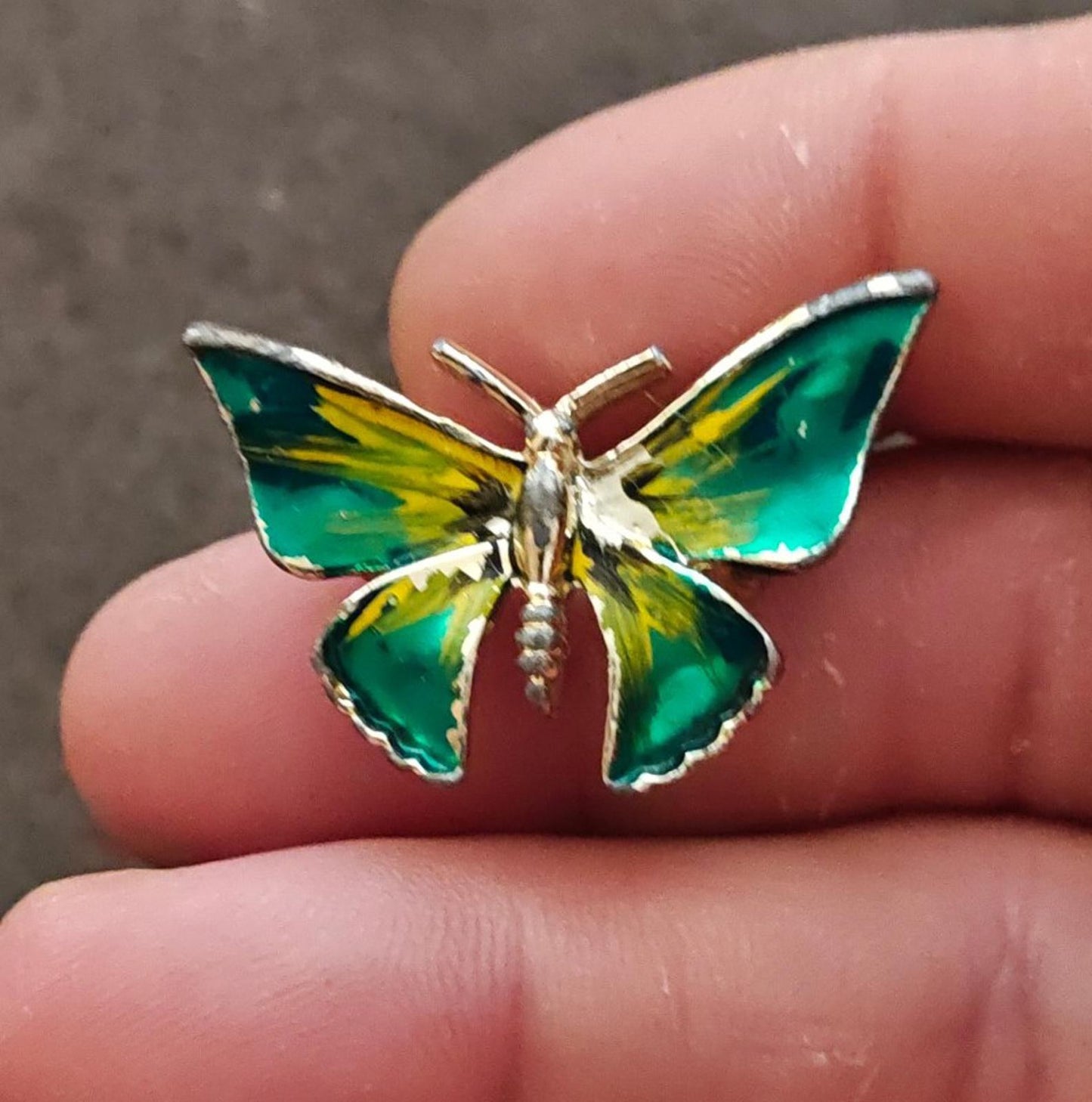 1980s Gold Tone Yellow and Green Enamel Brooch.