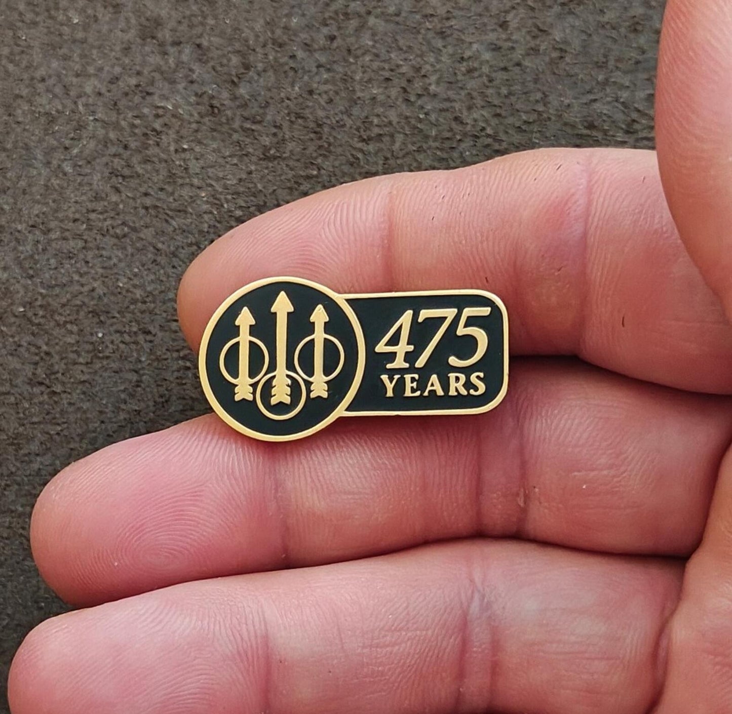 2001 Beretta 475 Years Anniversary Gold Tone With Black Enamel Pin