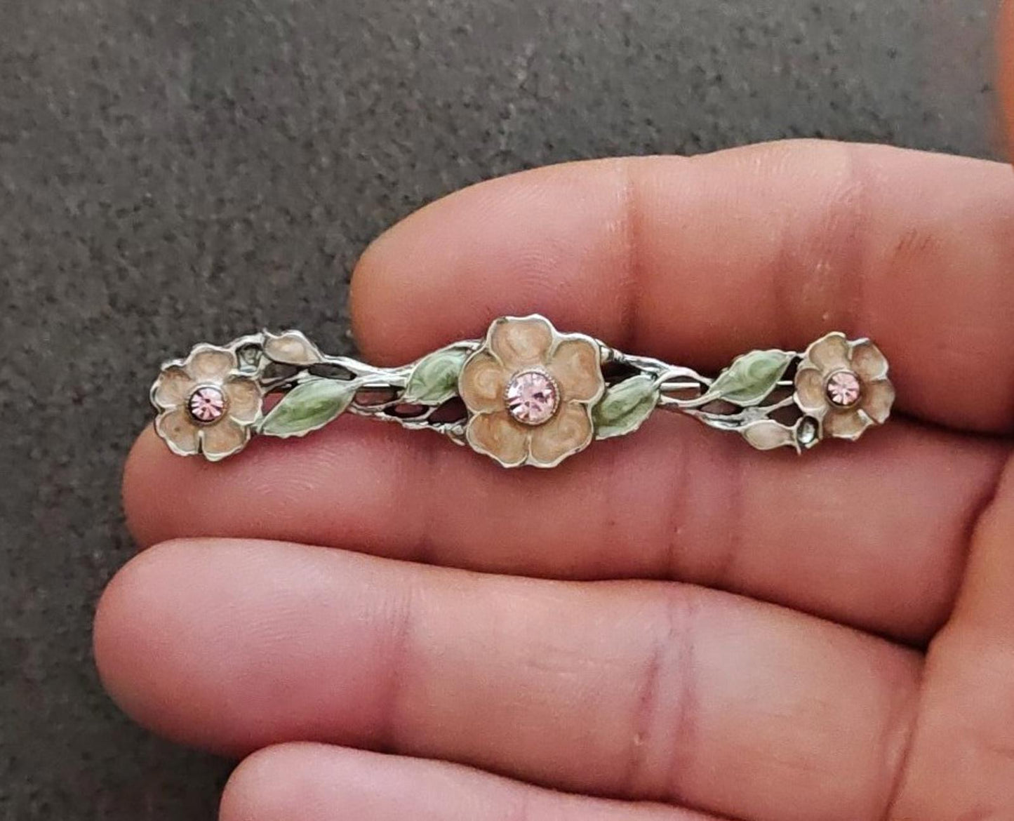 1960s Art Nouveau Floral Bar Silver Tone Enamel Brooch