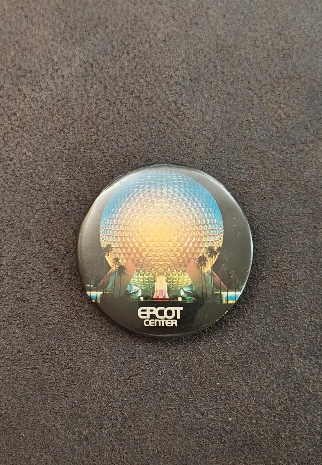 1982 Walt Disney World EPCOT Center Pinback/Pinbutton