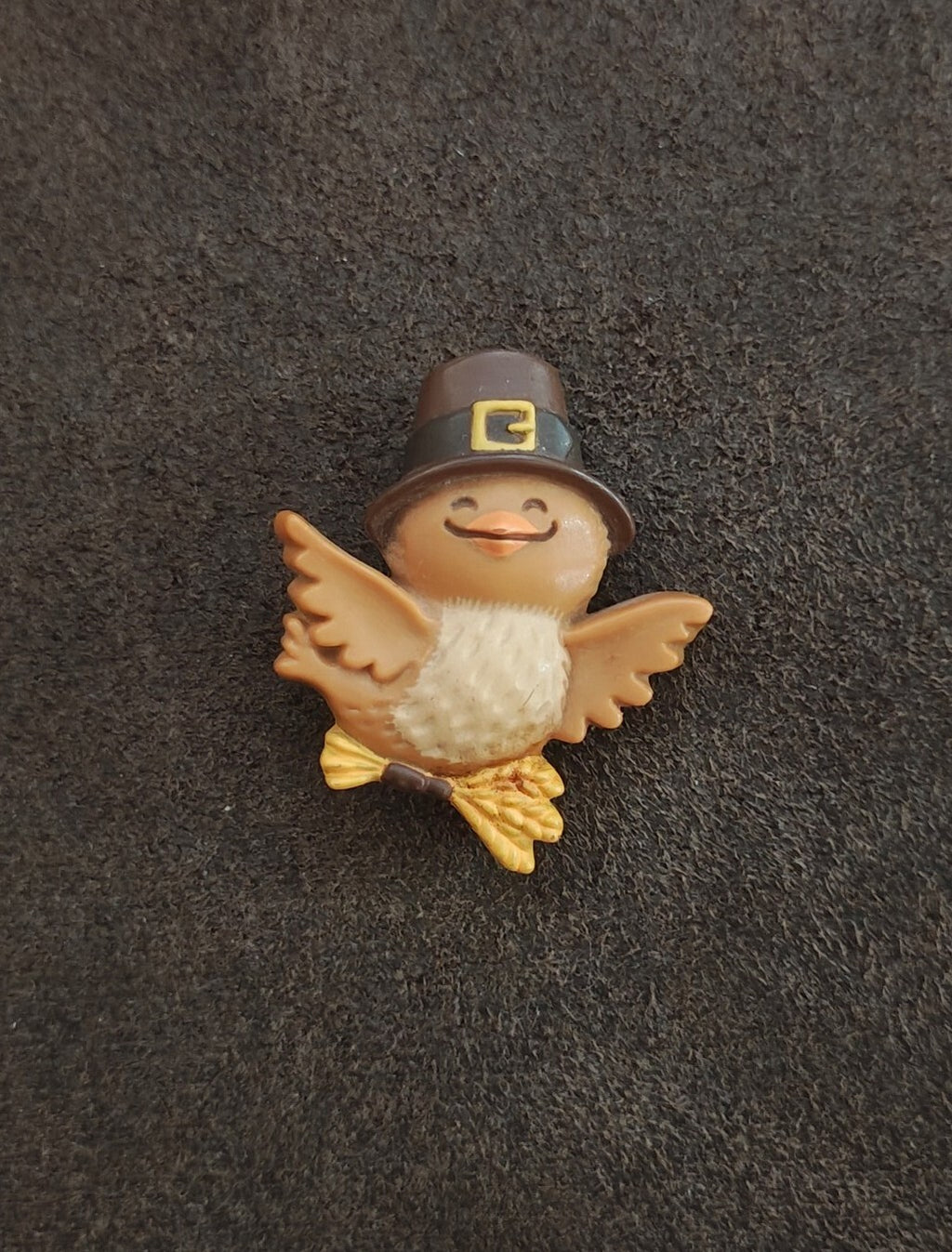 1981 Hallmark Thanksgiving Pilgrim Bird Turkey Plastic Brooch Pin