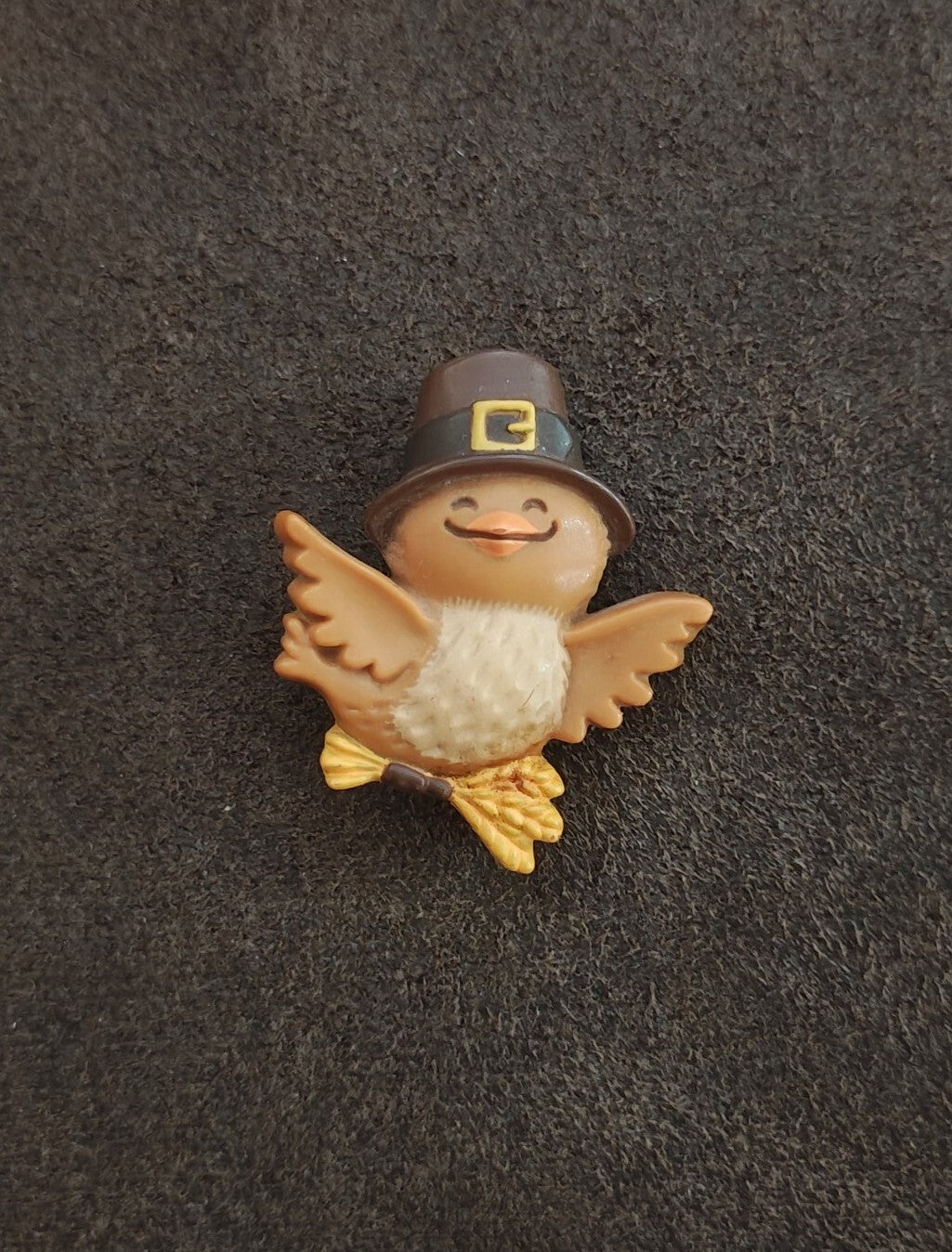 1981 Hallmark Thanksgiving Pilgrim Bird Turkey Plastic Brooch Pin