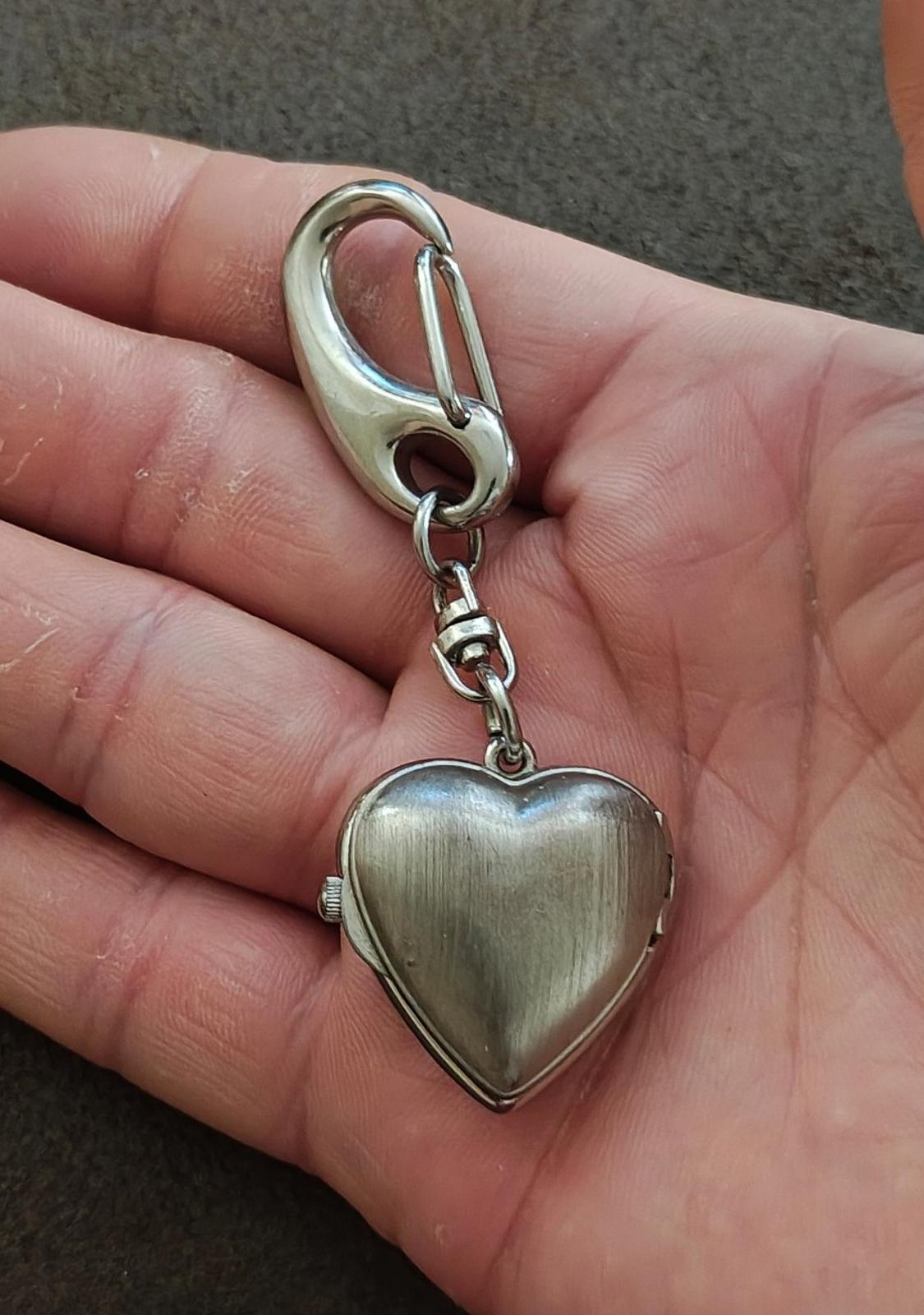 1990s Disney Minnie Mouse Silver Tone Heart Shaped Locket Watch Keychain