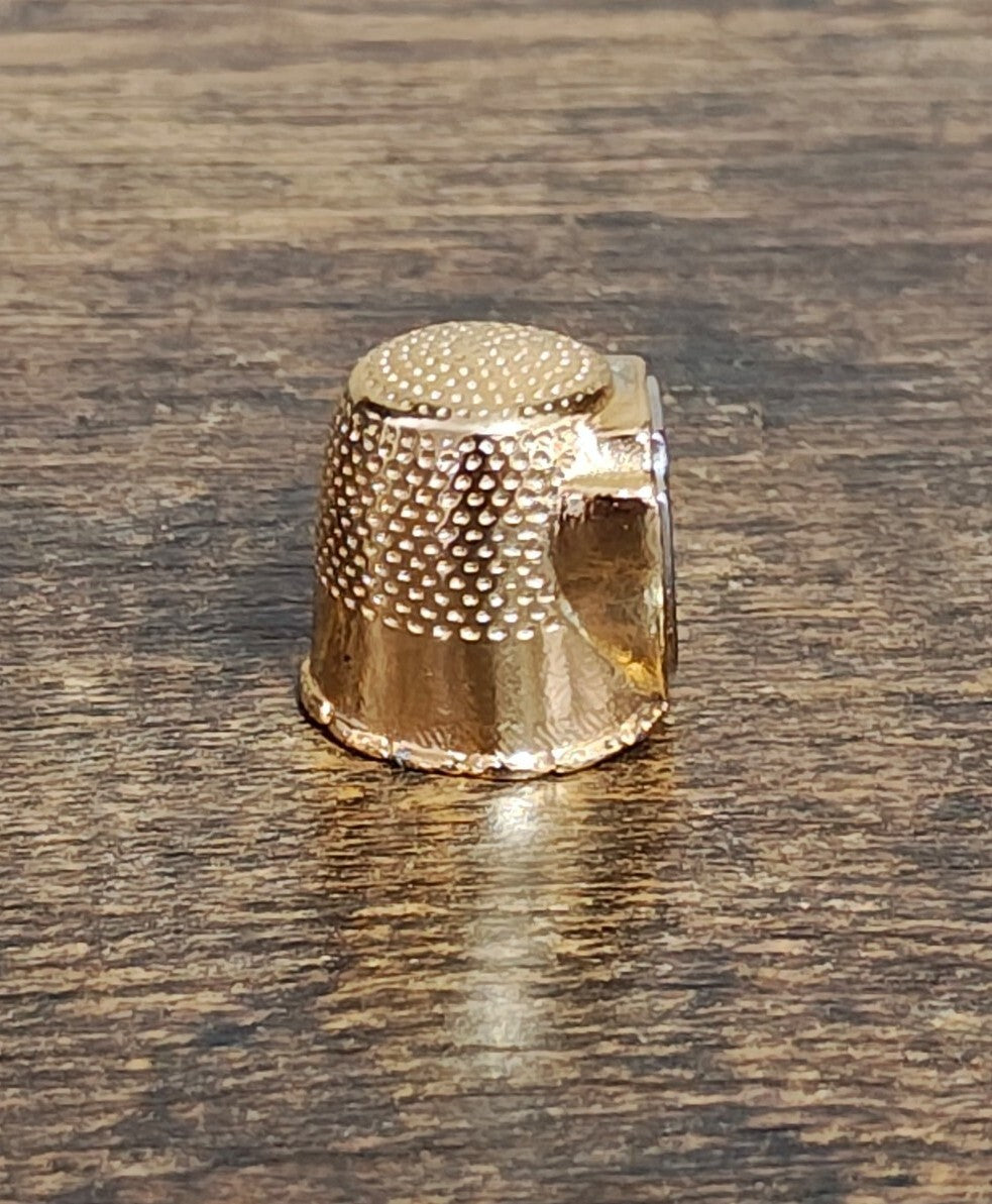 1960s New York "Empire State" Building Gold Tone Enamel Crest Souvenir Thimble