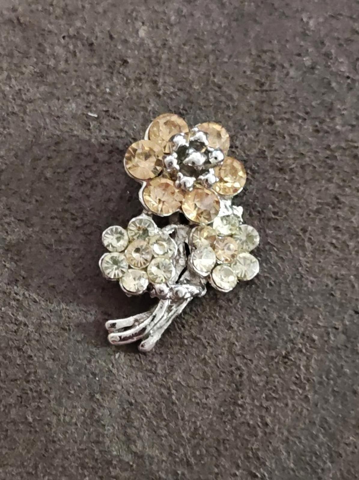 1960s Vintage Silver Tone With Rhinestones Flower Bouquet Brooch