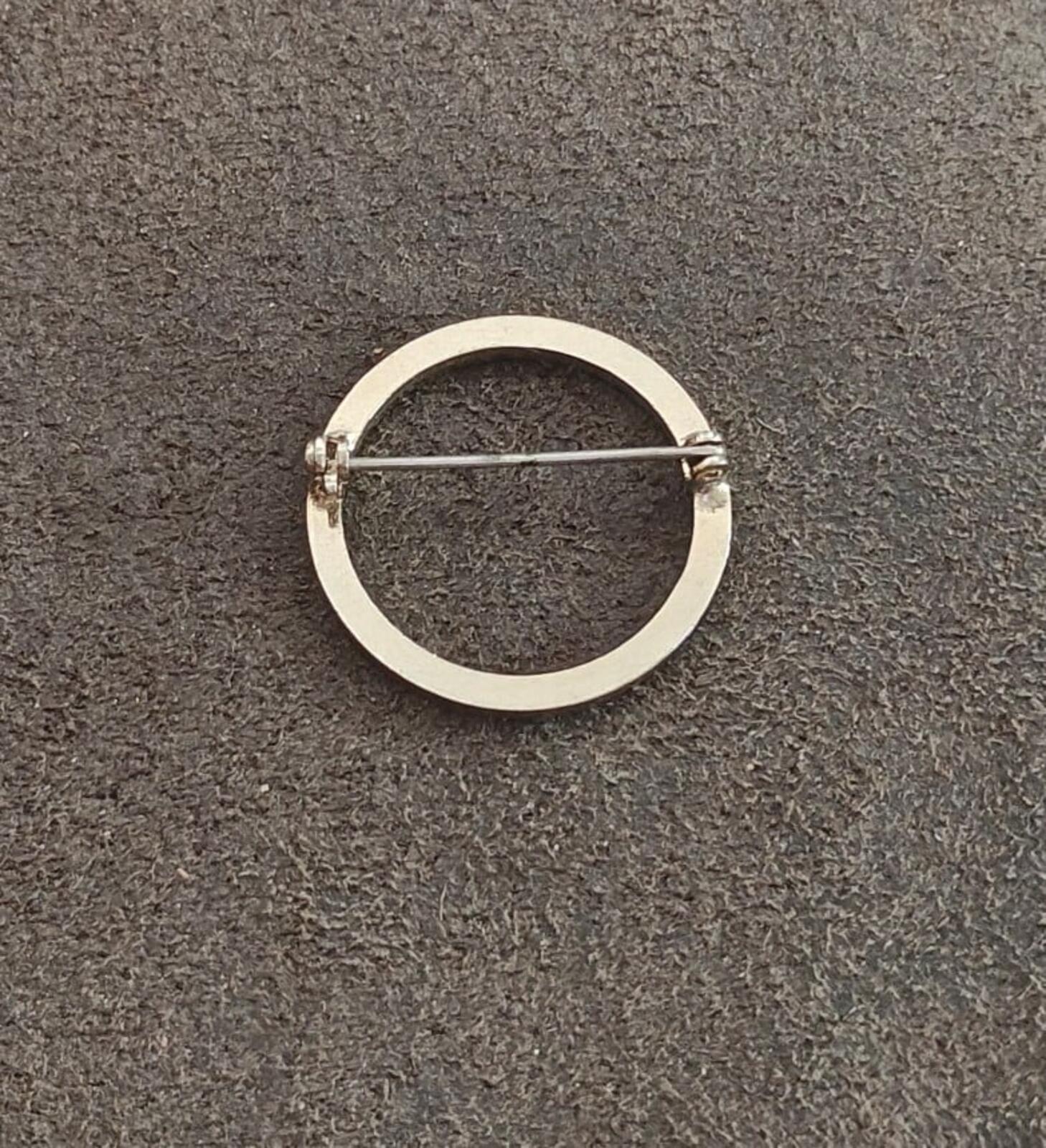 1950s/60s Classic Minimalist Open Circle Gold Tone Brooch Pin