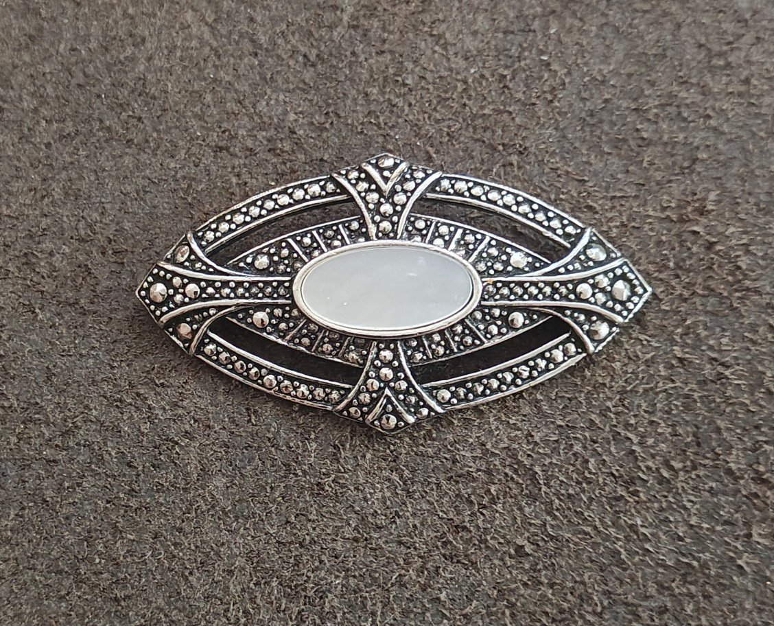 1980s Art Deco Style Marcasite & Mother of Pearl Silver Tone Brooch Pin