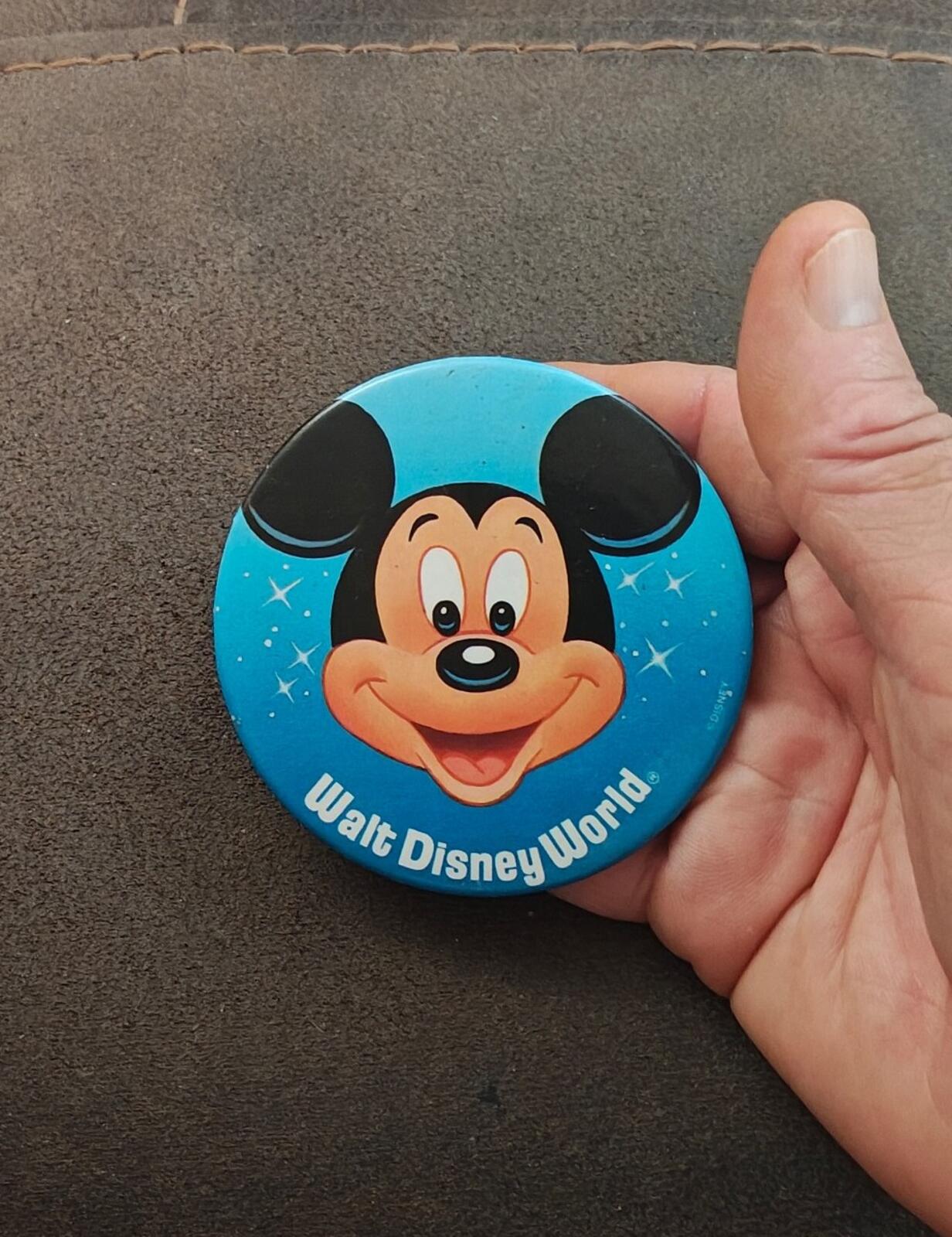 1980s Walt Disney World Mickey Mouse Blue Pinback/Pinbutton