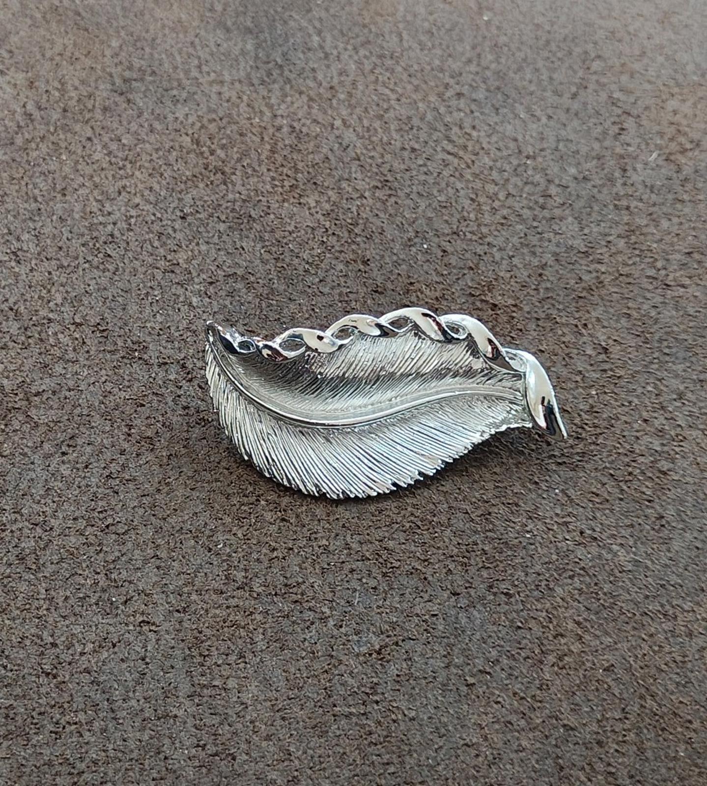 1960s Signed Gerry's Silver Tone Feather/Leaf Brooch