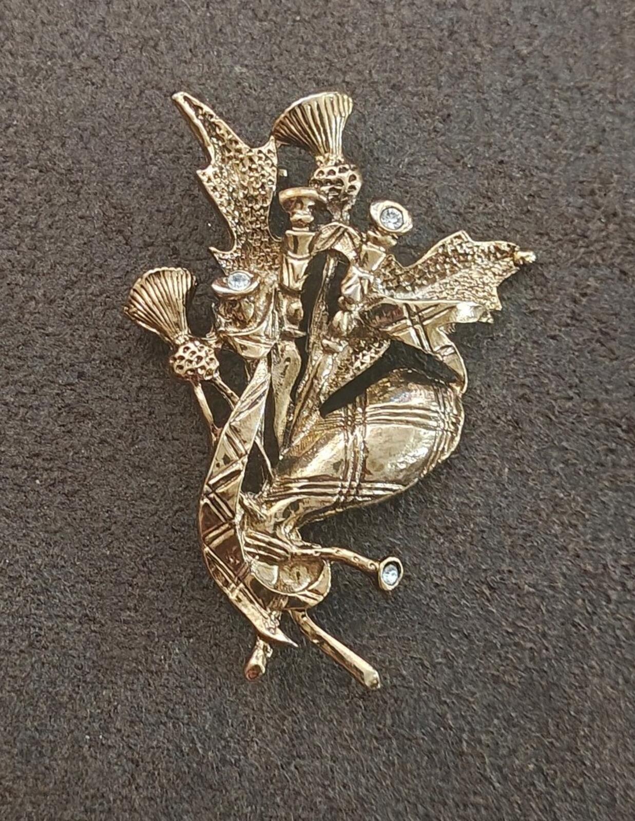 1950s/60s Gold Tone With Rhinestone Accents Scottish Bagpipe & Thistle Brooch
