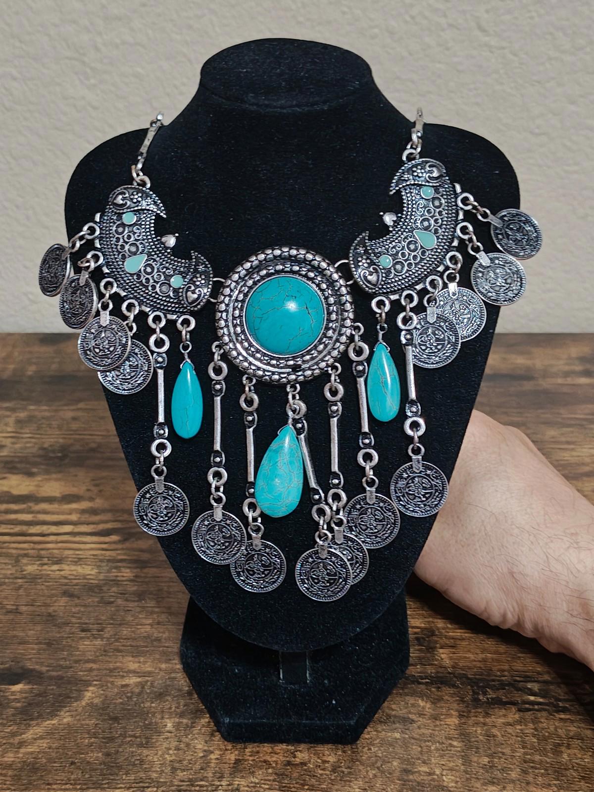 Vintage Style Silver Tone Boho Bib Style Statement Necklace