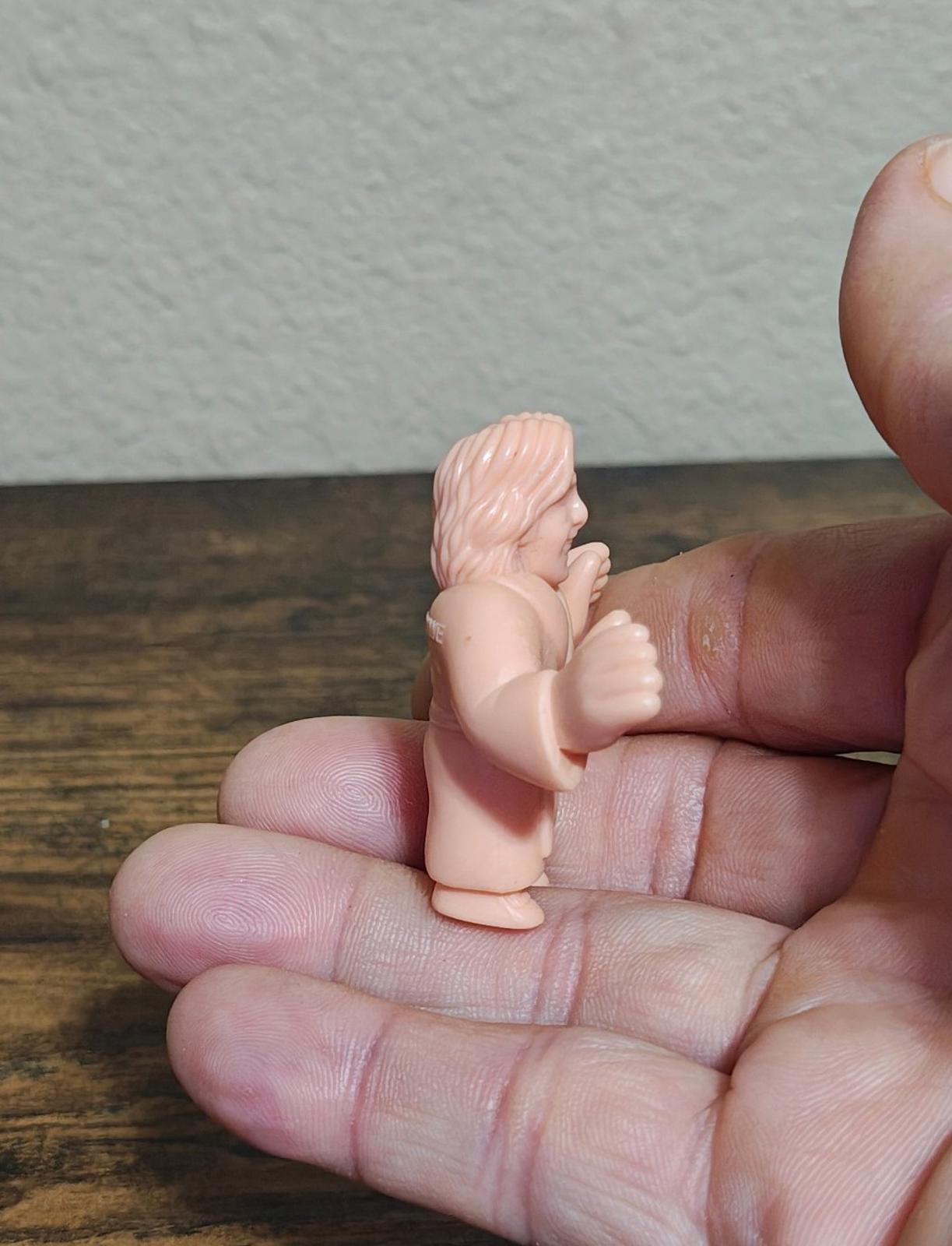 2017 Mattel WWE M.U.S.C.L.E. Ric Flair Wearing a Bathrobe Plastic Minfigure