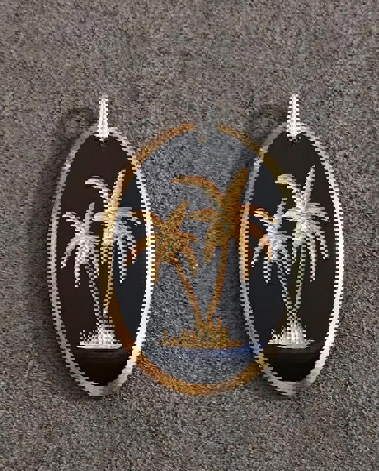 1980's Palm Trees On German Glass Intaglio Gold Tone Pendant