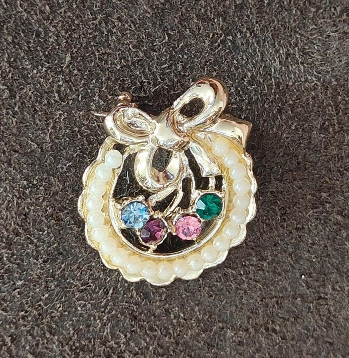1950s Gold Tone Wreath Brooch With a Delicate Halo Of Cream Colored Faux Pearls