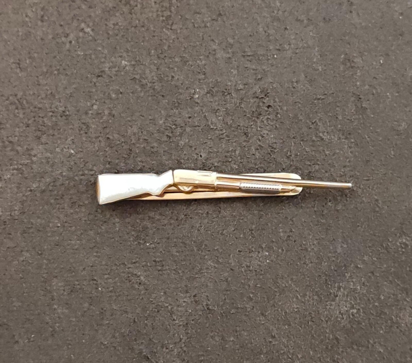 1950s Signed Gold Tone Mother of Pearl Swank Rifle/Shotgun Tie Bar/Tie Clip