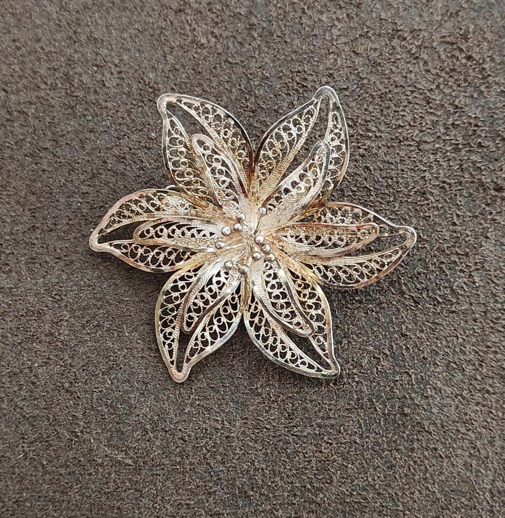 1900s 925 Sterling Silver Filigree Flower Brooch Pin - Trinketmania-LV