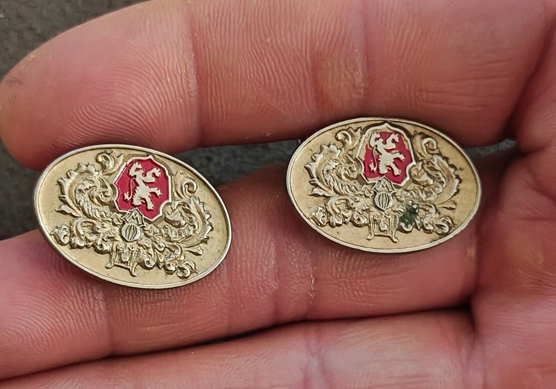 1950s/60s Rare & Hard To Find Heraldic Coat Of Arms Silver Tone Cufflinks. - Trinketmania-LV