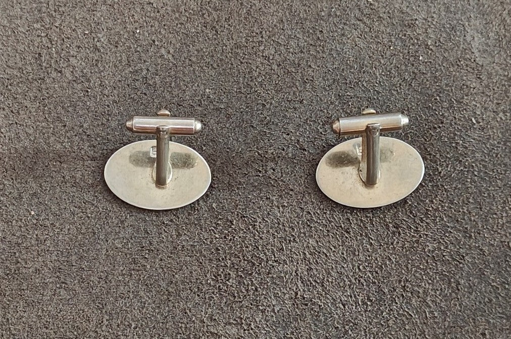 1950s/60s Rare & Hard To Find Heraldic Coat Of Arms Silver Tone Cufflinks. - Trinketmania-LV