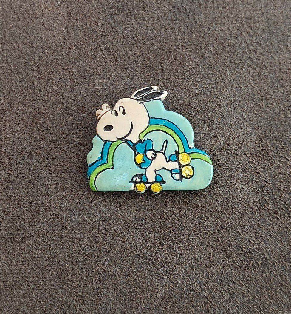 1970s Peanuts Snoopy Roller Skating Enamel Pin - Trinketmania-LV